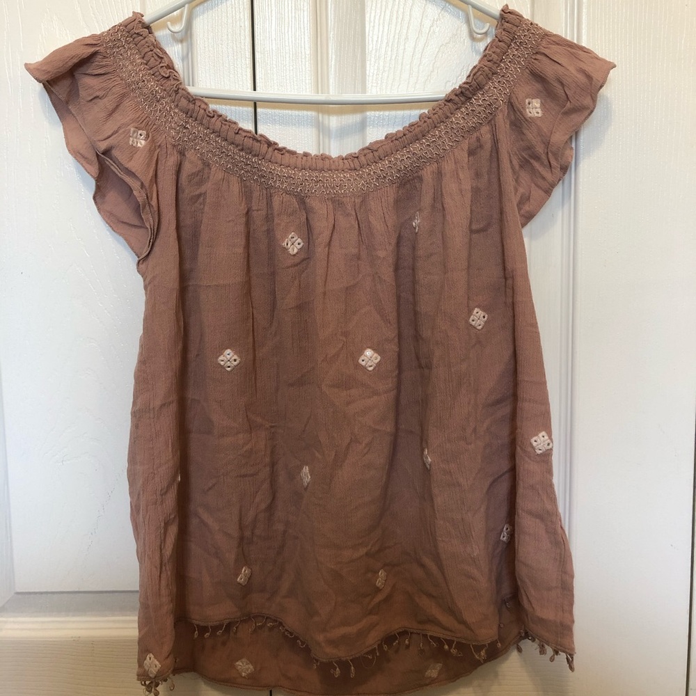 American Eagle off the shoulder shirt